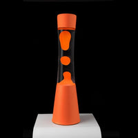 Fisura Grote Design Lavalamp met Oranje Lava - Oranje op een zwarte achtergrond